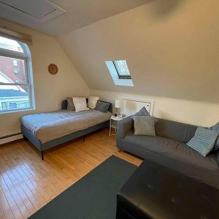 Cozy Condo With All Perks & Parking Close To Encore Casino Everett Exterior photo